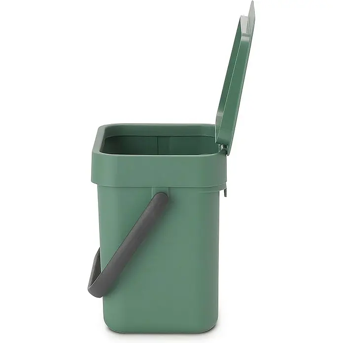 Proregal Standard Mülleimer Brabantia Abfallsammler mit Stay-open Deckel - 3 l, Kunststoff, Dunkelgrün - Nahaufnahme eines grünen Kompostbehälters mit offenem Deckel und grauem Griff, ideal für die Küchenabfalltrennung und umweltfreundliche Entsorgung.