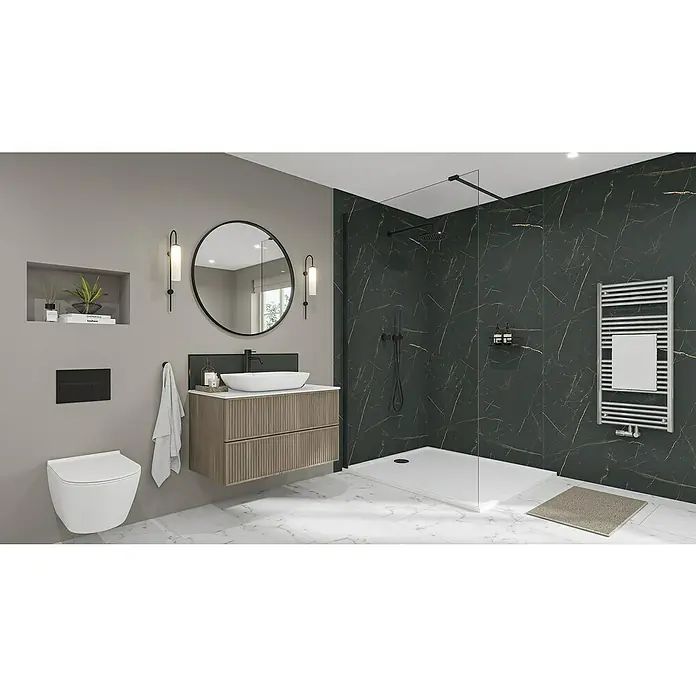 Wetwall Wandpaneel Elite - 16 x 242 cm, Marbre Celeste, Abgerundete Kante - Moderne Badezimmeransicht mit Waschtischunterschrank, Marmordusche und Handtuchwärmer für ein stilvolles Ambiente.