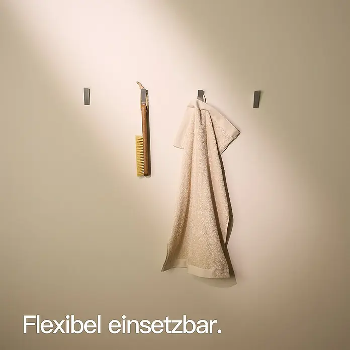 Designfabrik Hamburg Handtuchhaken - 4 Stk., Silber gebürtstet, Matt - Wandmontierte Haken mit Handtuch und Bürste.
