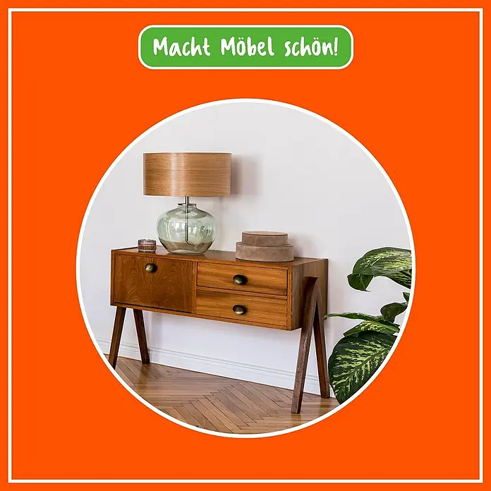 Poliboy Möbelpolitur - Dunkel, 100 ml - Stilvolles Mid-Century Sideboard mit Lampe. Das Holzmöbelstück mit Schubladen und Ablageflächen ist ein echter Hingucker.