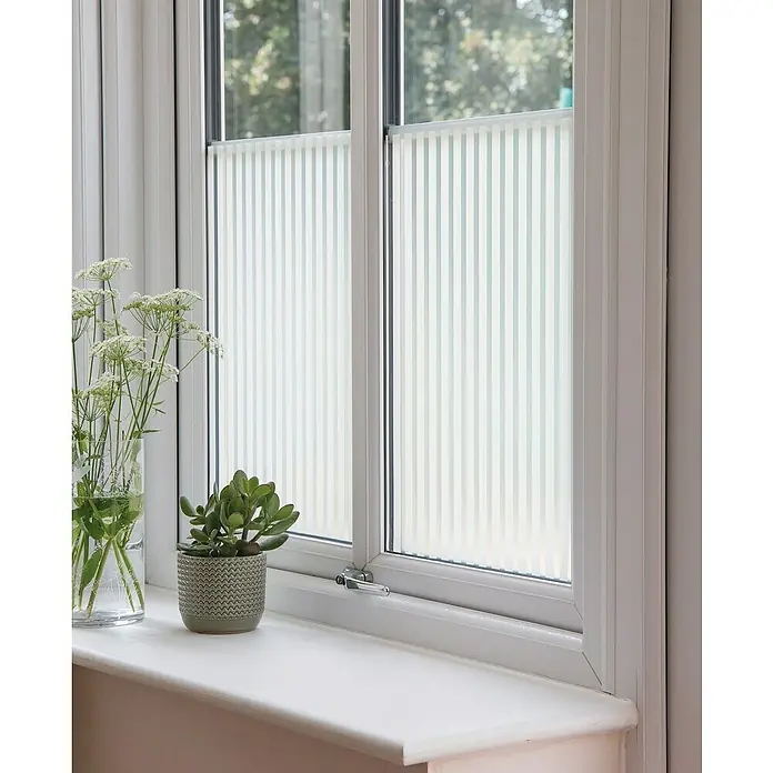 D-c-fix Static Glasfolie Linia - 150 x 45 cm, Transluzent, Statisch haftend - Fenster mit stilvollen, gestreiften, halbtransparenten Rollos für mehr Privatsphäre und ein helles, freundliches Ambiente im Raum.