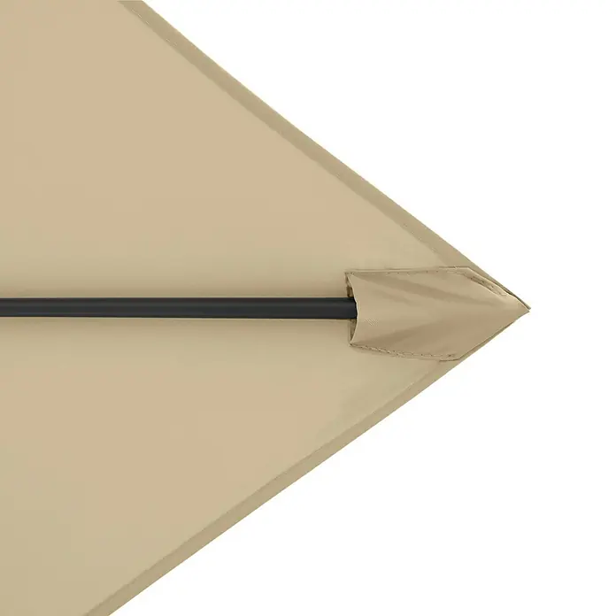 Doppler Balkonschirm Life Lift - Sand, Bespannungsmaß (L x B): 200 x 250 cm - Detailaufnahme einer beigen Schirmspitze mit schwarzer Stange. Ein eleganter Sonnenschutz für entspannte Stunden im Freien.