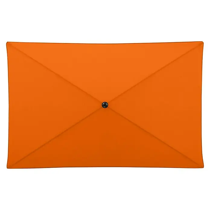 Doppler Balkonschirm myZone - Orange, Bespannungsmaß (L x B): 125 x 190 cm - Nahaufnahme einer orangefarbenen Sonnenschirmdecke mit einem schwarzen Knopf in der Mitte, die für einen stilvollen und funktionalen Sonnenschutz sorgt.