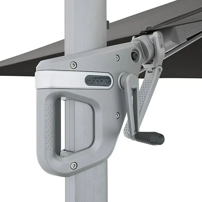 Doppler Ampelschirm Active Neo - Anthrazit, Bespannungsmaß (L x B): 260 x 350 cm - Nahaufnahme eines Doppler-Sonnenschirms mit Kurbelmechanismus. Perfekt für den Garten, bietet dieser Schirm praktischen Sonnenschutz mit stilvollem Design.