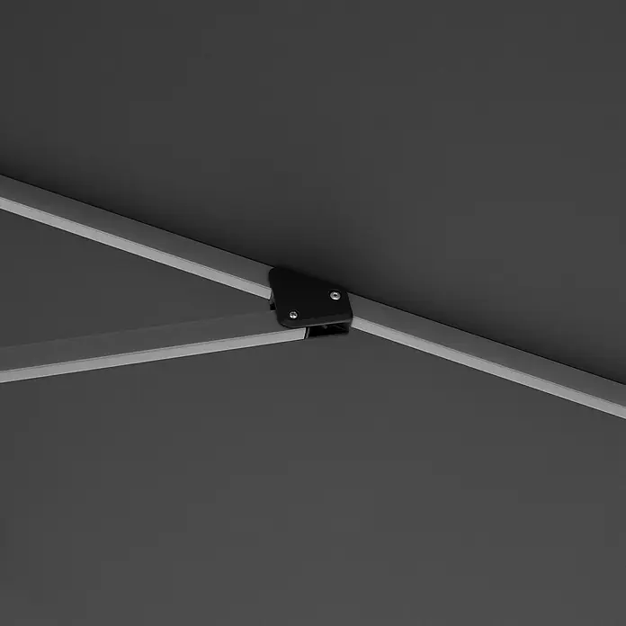 Doppler Ampelschirm Active Neo - Anthrazit, Bespannungsmaß (L x B): 260 x 350 cm - Detailaufnahme eines grauen Pavillondachs mit silbernen Streben und schwarzer Verbindungsstelle.