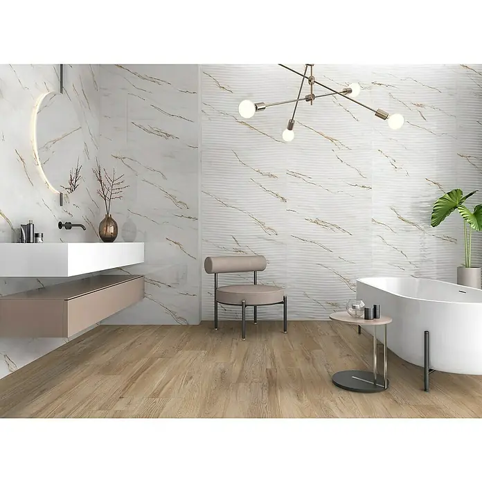 Revestimiento de pared Fontana Decor - 29,5 x 90 cm, Blanco, Mate, Relieve - Baño con azulejos de pared de mármol y una bañera exenta, diseñado con un estilo minimalista y elegante.