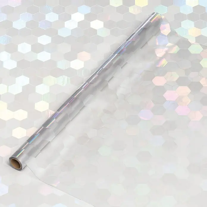 D-c-fix Static Glasfolie Rainbow Hexagon - 150 x 45 cm, Transluzent, Statisch haftend - Rolle holografische selbstklebende Vinylfolie mit schimmerndem Hexagon-Muster für Bastelarbeiten und Dekorationen mit auffälligem Regenbogeneffekt.