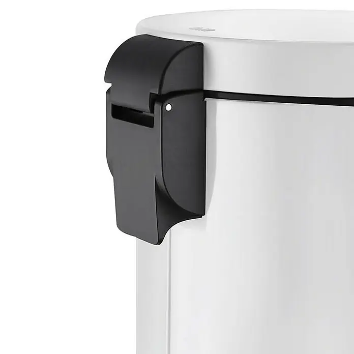 Proregal Treteimer - 30 l, Kunststoff, Weiß - Detailaufnahme eines weißen Treteimers mit schwarzem Halterungsmechanismus für den Deckel, der Funktionalität und Design vereint.