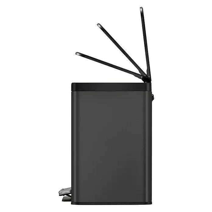 Proregal Treteimer - 27 l, Edelstahl, Schwarz - Nahaufnahme eines schwarzen, rechteckigen Tretabfalleimers mit geöffnetem Deckel, der die Funktionalität und das Design hervorhebt.