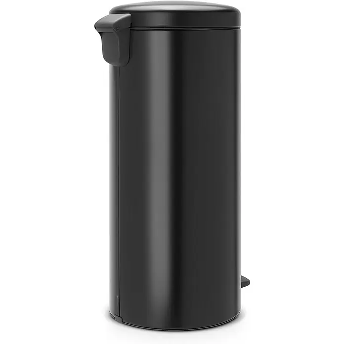 Proregal Treteimer Brabantia Klassischer Tretmülleimer mit Soft-Verschluss - 30 l, Metall, Metallik Schwarz - Ein schlanker, schwarzer Treteimer mit einem praktischen Pedal zur einfachen Bedienung, ideal für jedes Badezimmer oder Küche.