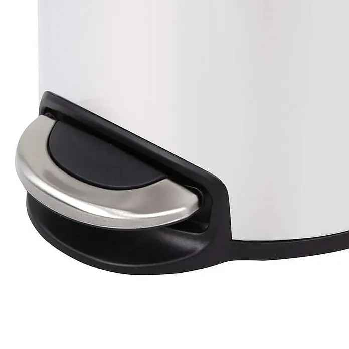 Proregal Treteimer - 8 l, Kunststoff, Weiß - Detailaufnahme eines weißen Treteimers mit silbernem Pedal und schwarzer Basis, ideal für Bad oder Küche.
