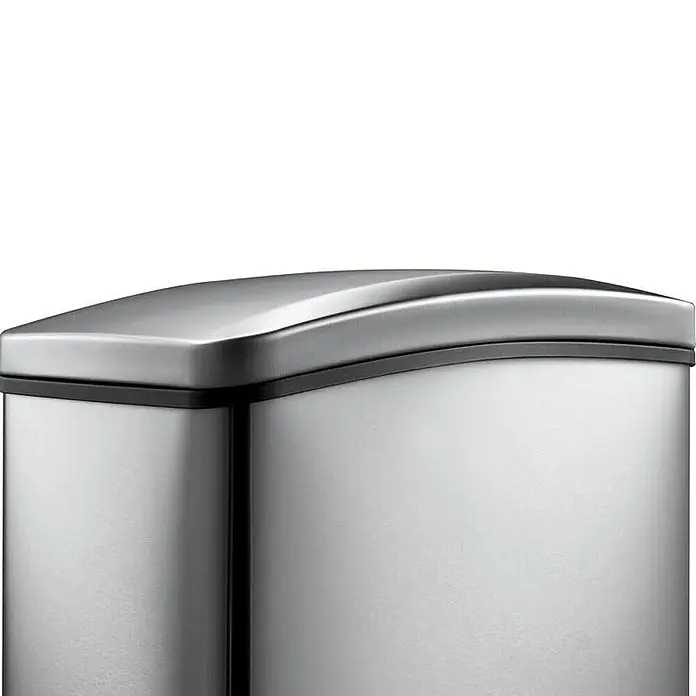 Proregal Treteimer Rechteckiger Treteimer aus gebürstetem Edelstahl - 8 l, Edelstahl, Silber - Nahaufnahme eines modernen, silberfarbenen Mülleimers mit einem eleganten Deckel und schwarzem Rand, ideal für stilvolle Abfallentsorgung.