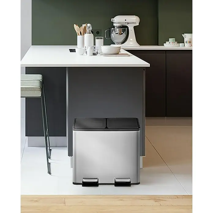 Proregal Treteimer - 20 l, Edelstahl, Silber - Ein moderner, silberfarbener Dual-Mülleimer mit zwei Fächern und Fußpedalen, ideal für die Mülltrennung in jeder Küche.
