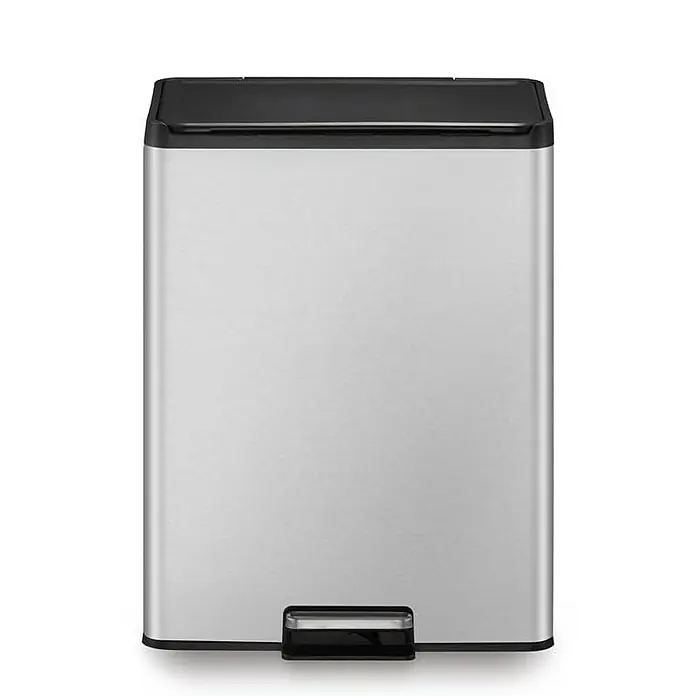 Proregal Treteimer - 30 l, Edelstahl, Silber - Ein schlichter, silberner Treteimer mit schwarzem Deckel und Pedal für hygienische Abfallentsorgung im modernen Haushalt.