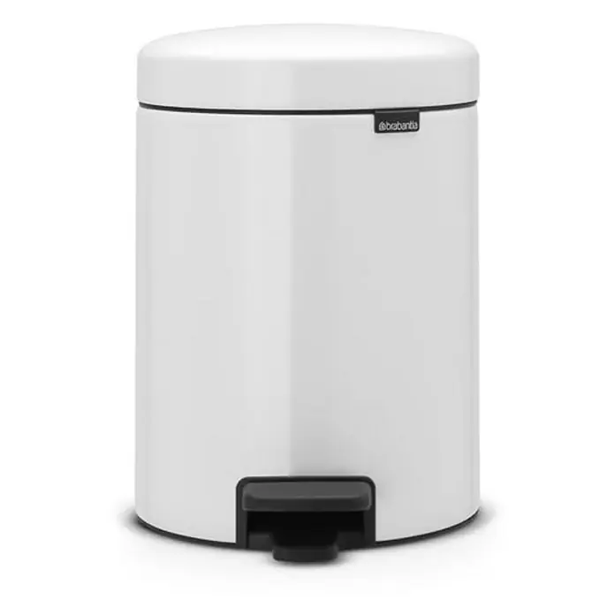 Proregal Treteimer Brabantia Klassischer Tretmülleimer mit Soft-Verschluss - 5 l, Metall, Weiß - Abbildung eines weißen Brabantia Tretabfalleimers mit schwarzem Pedal und dezentem Logo, ideal für jedes Badezimmer oder Küche.