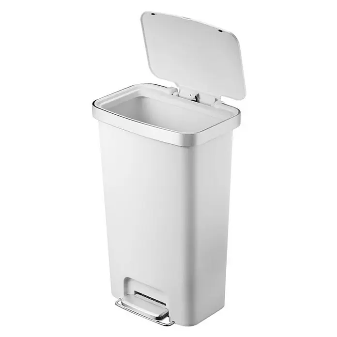 Proregal Treteimer Funktionale Treteimer aus Kunststoff mit Soft-Close-Deckel - 45 l, Kunststoff, Grau - Bild einer weißen, rechteckigen Tretmülleimer mit geöffnetem Deckel, ideal für Bad oder Küche, mit silberfarbenen Akzenten.