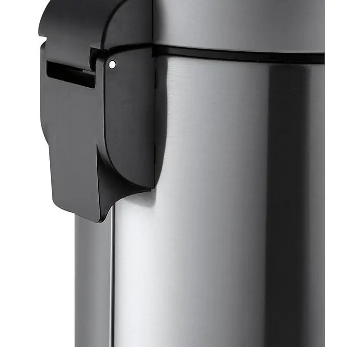 Proregal Treteimer - 30 l, Edelstahl, Silber - Nahaufnahme eines Thermoskannen-Spenders aus Edelstahl mit einem schwarzen Knopf zum Ausgießen.