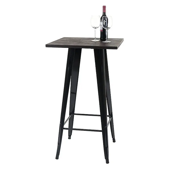 Chefgastro Garten-Stehtisch mit Holz-Tischplatte - L x B x H: 60 x 60 x 107 cm, Eckig, Schwarz - Ein quadratischer Stehtisch mit dunkler Holzplatte und schwarzen Metallbeinen, dekoriert mit Weingläsern und einer Weinflasche.