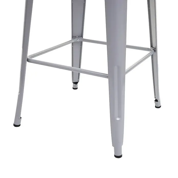 Chefgastro Garten-Stehtisch mit Holz-Tischplatte - L x B x H: 60 x 60 x 107 cm, Eckig, Grau - Detailansicht eines grauen Barhockers mit Metallbeinen und Fußstütze.