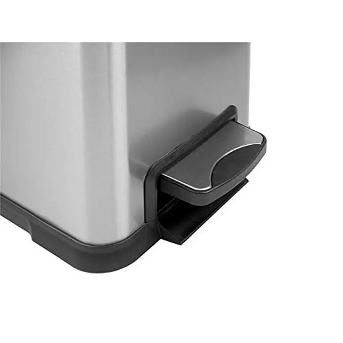 Proregal Treteimer Schmaler rechteckiger Pedaleimer mit Softclose-Deckel - 30 l, Kunststoff, Edelstahl / Silber - Detailaufnahme eines Edelstahl-Abfallbehälters mit Fußpedal, ideal für Küche oder Bad. Der Treteimer ist hygienisch und einfach zu bedienen.