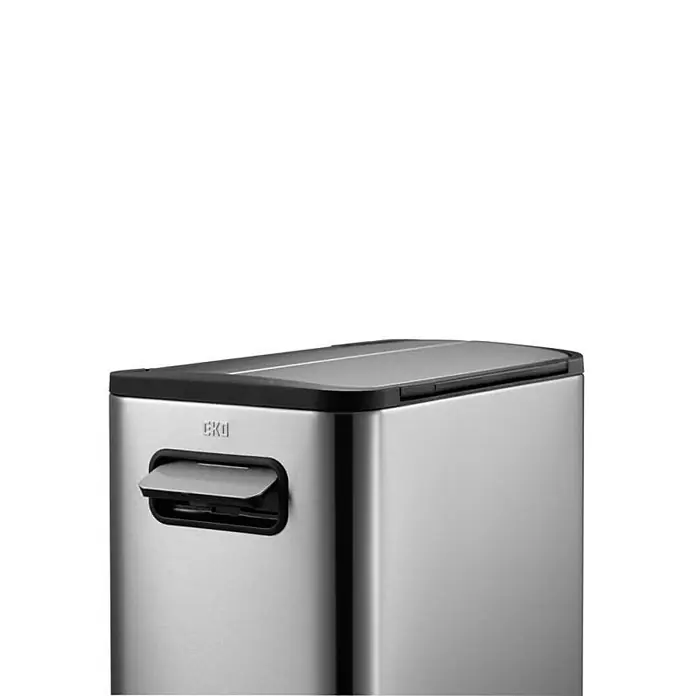 Proregal Treteimer Modern designter Treteimer zur Abfallscheidung aus gebürstetem Edelstahl - 30 l, Edelstahl, Edelstahl - Nahaufnahme eines EKO Abfalleimers aus Edelstahl mit einem schwarzen Deckel und einer Klappe an der Vorderseite, ideal für Küche oder Büro.