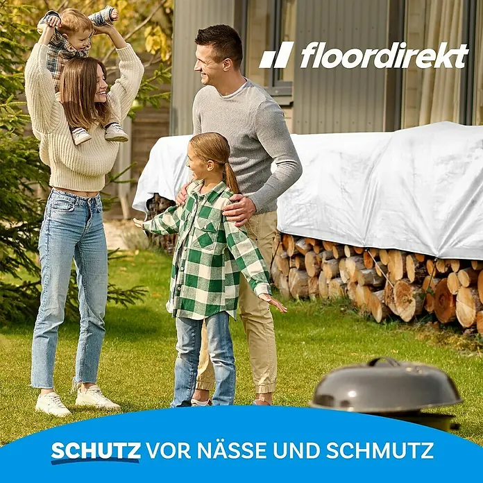 Floordirekt Abdeckplane - L x B: 5 x 3 m, Grammatur: 140 g/m², Weiß - Eine Familie steht vor einer Holzabdeckung von Floor Direkt. Sie schützt das Holz vor Nässe und Schmutz.