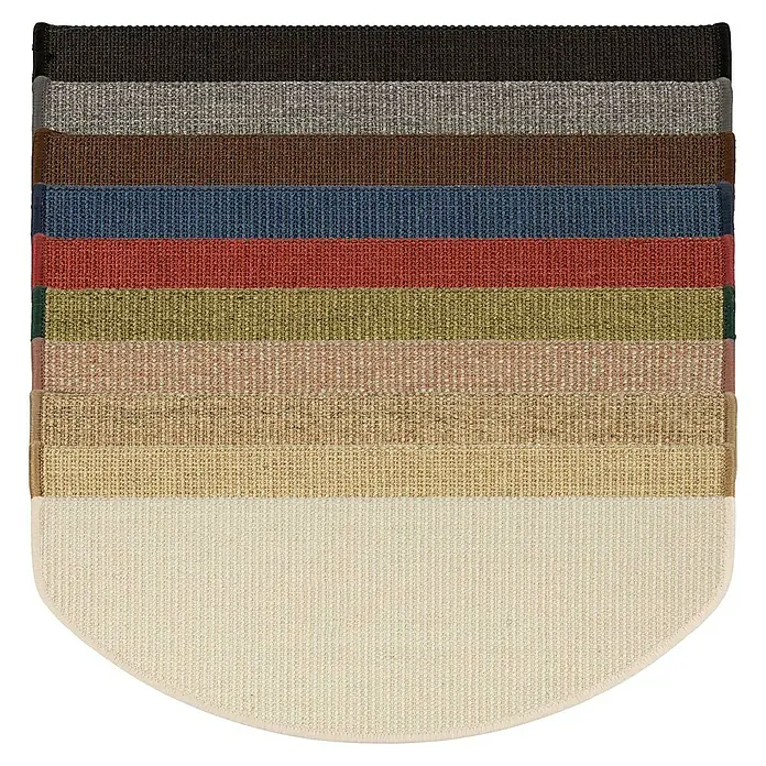 Stufenmatte Sisal - 65 x 23,5 cm, Schwarz, Halbrund - Teppichmuster: Eine Auswahl von Teppichfarben und -texturen in verschiedenen Farbnuancen, von Dunkelbraun bis Beige, ideal für die Bodengestaltung.