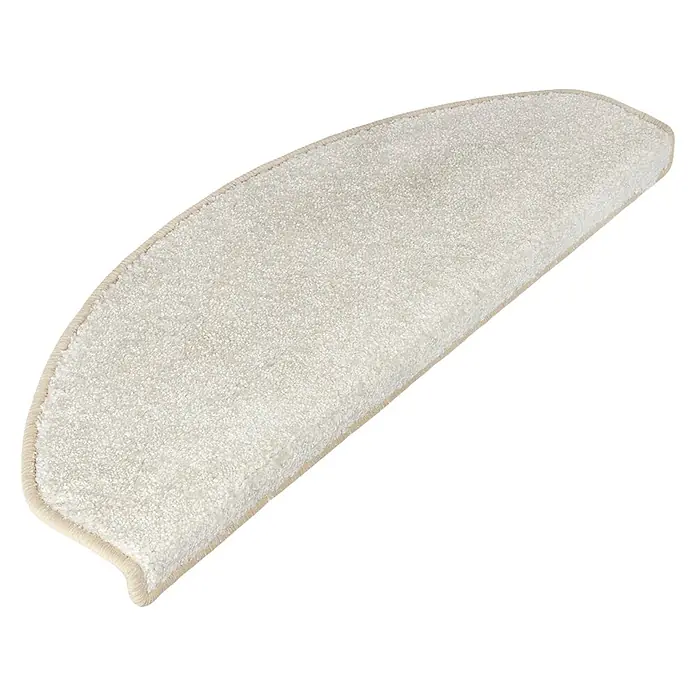 Stufenmatte Sundae - 65 x 23,5 cm, Creme, Halbrund - Eine cremefarbene Teppichstufe mit einer weichen, strukturierten Oberfläche, ideal für Treppen. Erhöht Sicherheit und Komfort mit stilvollem Design.