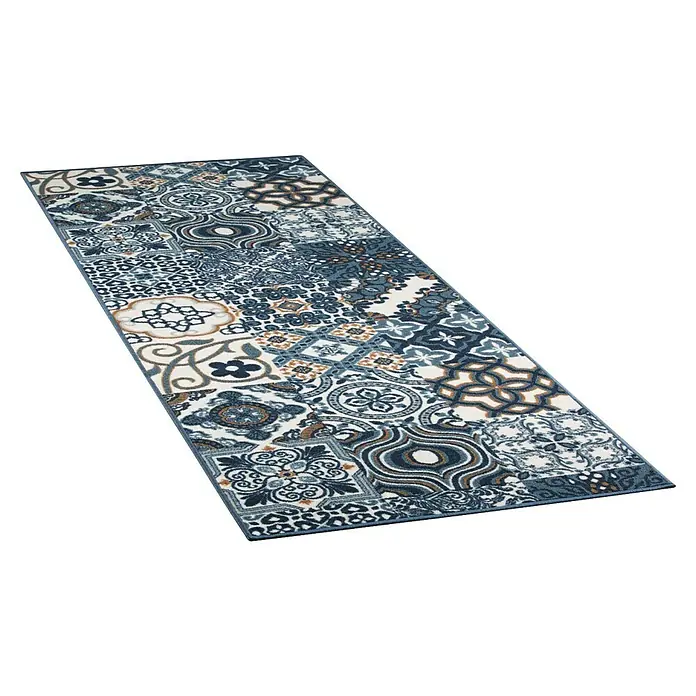 Teppichläufer Newport - Blau, 250 x 80 cm, 100 % Polyamid - Ein dekorativer Läufer mit blau-weißen Patchwork-Mustern. Der Teppich verleiht jedem Raum einen Hauch von Eleganz und Komfort.