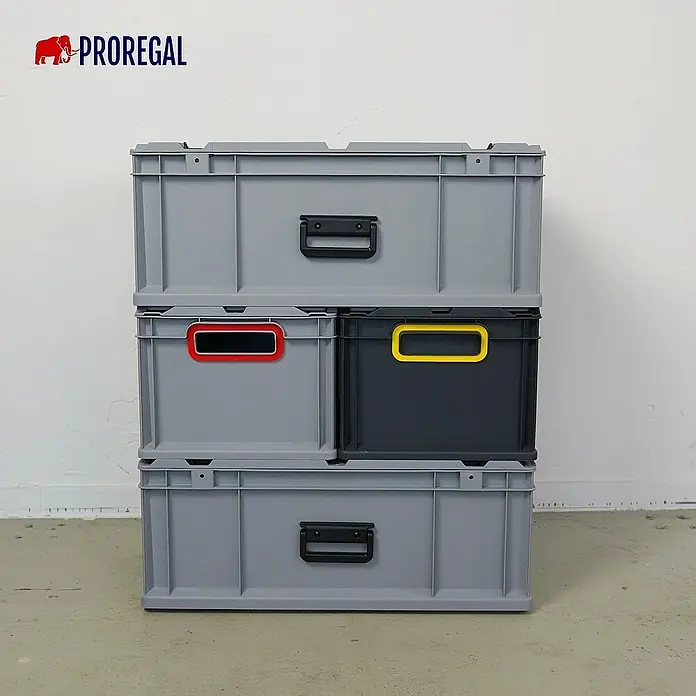 Proregal Euroboxen-Set 5x Eurobox NextGen Color - Kunststoff, Schwarz, Blau, 5 Stk. - Gestapelte Proregal-Lagerboxen in Grau und Schwarz mit farbigen Griffen, ideal für Organisation und Lagerung.