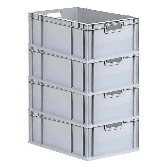 Proregal Euroboxen-Set 4x Eurobox NextGen Economy mit Scharnierdeckel und schwarzen Verschlüssen - L x B x H: 60 x 40 x 22 cm, Kunststoff, Grau, 4 Stk. - Ein Stapel von vier grauen Kunststoffbehältern mit Griffen, ideal für Lagerung und Organisation.