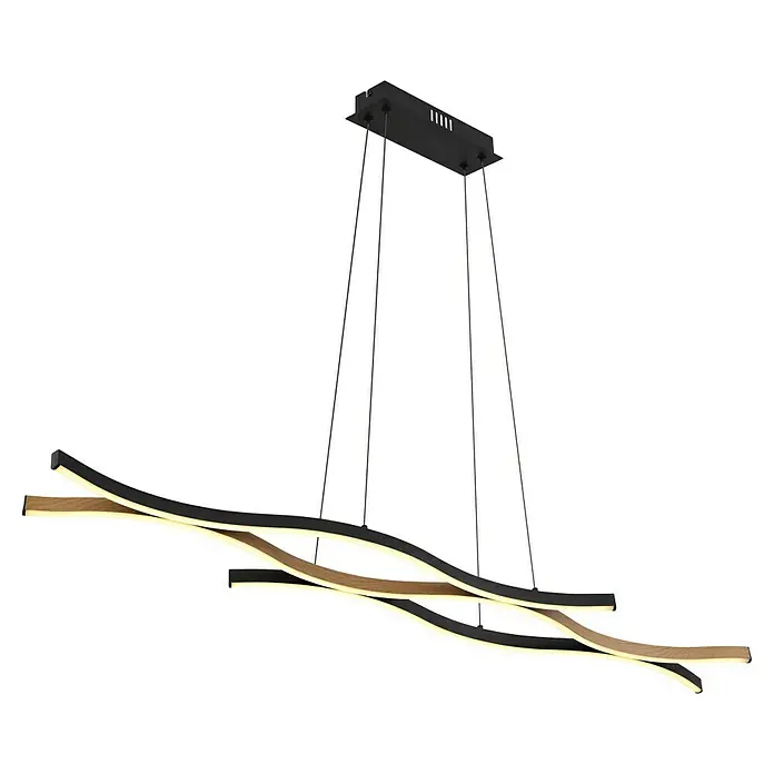 Globo LED-Pendelleuchte Geronimo - 35 W, L x B x H: 108 x 18 x 120 cm, Schwarz, Warmweiß - Eine moderne, geschwungene LED-Hängeleuchte in Holzoptik, die an einer grauen Halterung befestigt ist, sorgt für ein elegantes Raumambiente.
