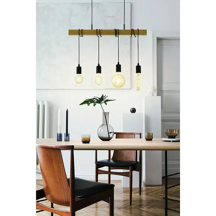 Eglo Bombilla LED GA - E27, Intensidad regulable, Amarillo, 320 lm, 4 W, Redonda - Un comedor moderno con una lámpara colgante de viga de madera minimalista sobre una mesa, creando un ambiente elegante.