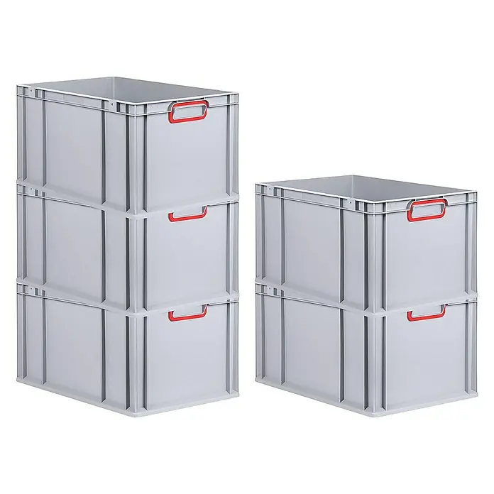 Proregal Euroboxen-Set 3x Eurobox NextGen Color - L x B x H: 60 x 40 x 32 cm, Kunststoff, Grau, Rot, 3 Stk. - Graue Kunststoffbehälter sind in zwei Stapeln angeordnet. Einer mit drei und einer mit zwei Boxen. Die Boxen haben rote Griffe.