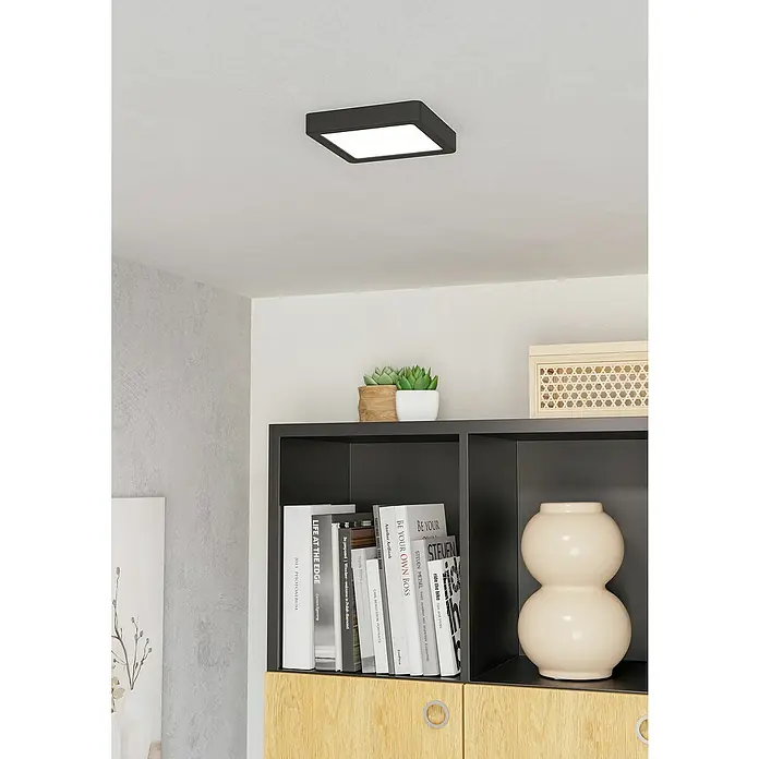 Eglo Fueva 6 Foco downlight de superficie LED - 7 W, L x An x Al: 15 x 15 x 2 cm, Negro, Blanco frío - Lámpara de techo cuadrada en negro con luz suave, creando un ambiente moderno y elegante.