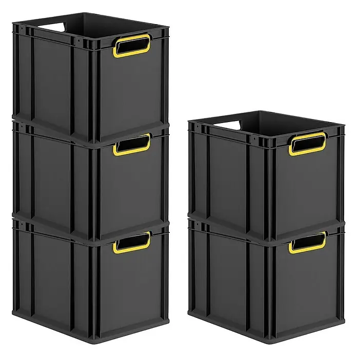 Proregal Euroboxen-Set 4x Eurobox NextGen Color - Kunststoff, Schwarz, Gelb, 4 Stk. - Drei übereinander gestapelte, robuste graue Lagerkisten mit gelben Griffen und zwei weitere graue Lagerkisten.