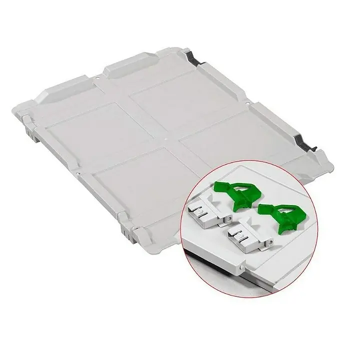 Proregal Euroboxen-Set 5x Eurobox NextGen Economy mit Scharnierdeckel und grünen Verschlüssen - Kunststoff, Grau, 5 Stk. - Das Bild zeigt eine graue, quadratische Transportbox mit einem Verriegelungsmechanismus, hervorgehoben durch einen roten Kreis.