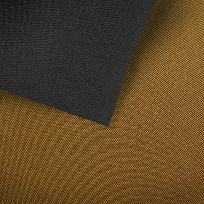 Schmutzfangmatte Hong Kong - Natur, 1.100 x 200 cm, 100 % Polypropylen - Nahaufnahme von schwarzem und braunem Stoff mit diagonaler Textur, ideal für Hintergründe oder Textildesign.