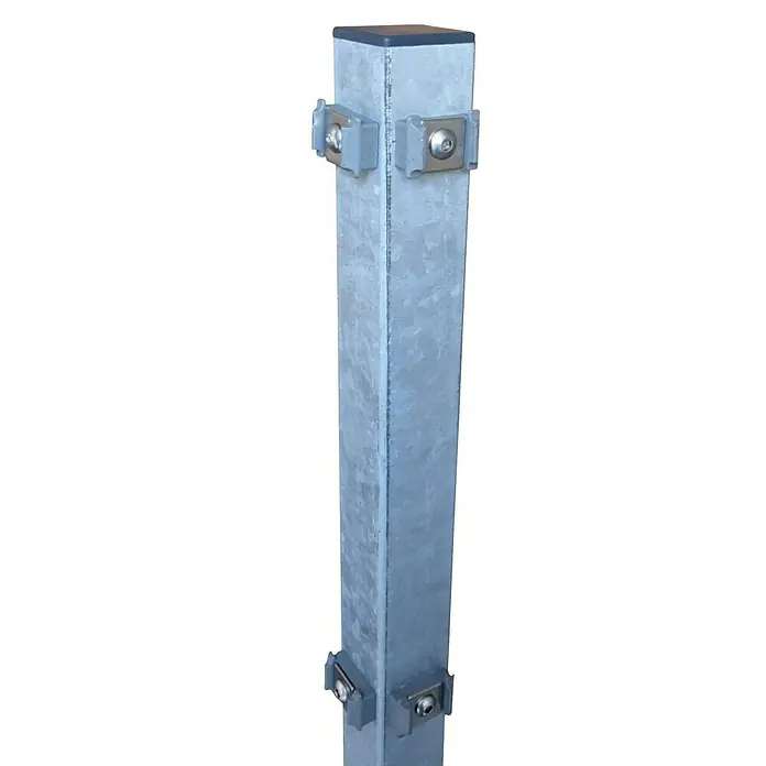 FA-Bausysteme Eckpfosten Klemmplatte - Höhe: 200 cm, Zink, Stahl, Passend für: Doppelstabzaun mit 1430 mm Höhe - Nahaufnahme eines Metallzaunpfostens mit horizontalen Streben. Die Konstruktion zeigt die robuste Bauweise und die Befestigungselemente.