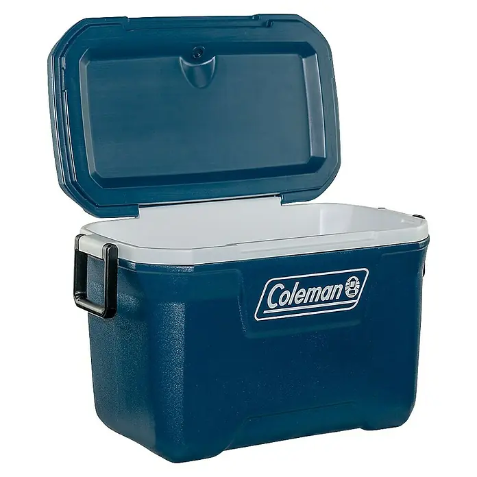 Coleman Kühlbox 52QT Xtreme™ - L x B x H: 56 x 42 x 47 cm, Blau, 49 l - Abgebildete Coleman Kühlbox, ideal für Picknicks und Outdoor-Aktivitäten, mit geöffnetem Deckel und praktischem Tragegriff.