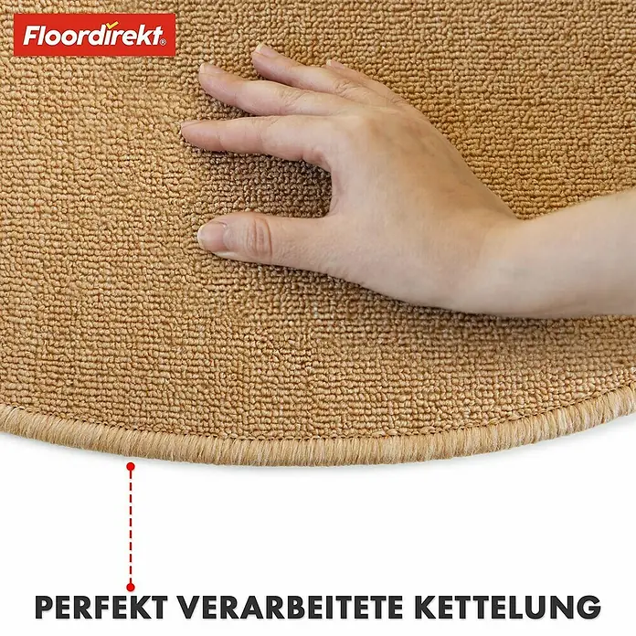 Stufenmatte London - 65 x 24,5 cm, Apricot, Halbrund - Nahaufnahme eines beigefarbenen Teppichs mit Hand darauf und der Aufschrift "PERFEKT VERARBEITETE KETTELUNG".