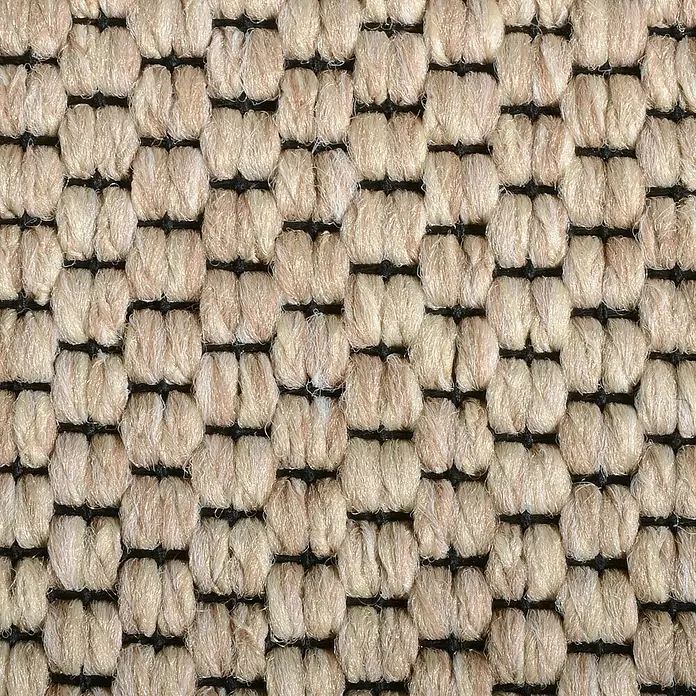 Flachgewebeteppich Kalkutta - Beige, 100 x 100 cm, 83 % Polypropylen, 17 % Naturfaser - Nahaufnahme eines beigen Berberteppichs mit dunklem Gittermuster, der Textur und Wärme ausstrahlt.\n