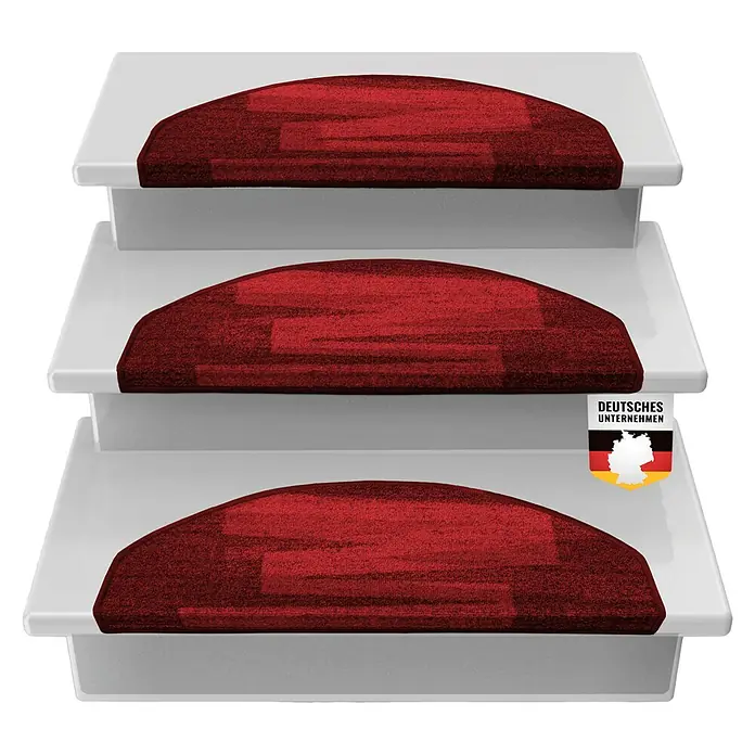 Stufenmatte Veneto - 65 x 23,5 cm, Rot, Halbrund - Rote Treppenstufenmatten auf einer Treppe, die das Design und die Sicherheit verbessert.