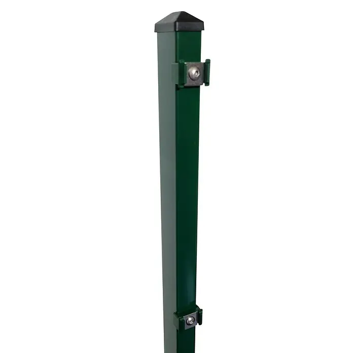 FA-Bausysteme Zaunpfosten Klemmplatte - Höhe: 120 cm, Moosgrün, Stahl, Passend für: Doppelstabzaun mit 630 mm Höhe - Detailansicht eines grünen Zaunpfostens mit Kappe und Halterungen, ideal für Gartenzäune.
