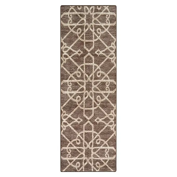 Teppichläufer Navelli - Braun, 200 x 80 cm, 100 % Polyamid - Dieser rechteckige Teppich in Braun zeigt ein raffiniertes geometrisches Muster in Beige, das jedem Raum Eleganz verleiht.