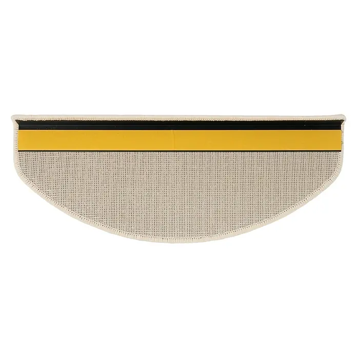 Stufenmatte Shaggy - 65 x 23,5 cm, Creme, Halbrund - Detailansicht einer cremefarbenen Teppichstufe mit gelbem Klebestreifen und schwarzer Befestigungsleiste zur sicheren Anbringung auf Treppen.