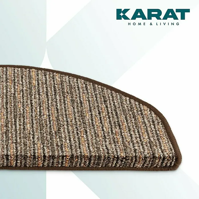 Stufenmatte Geneva - 65 x 23,5 cm, Braun, Halbrund - Nahaufnahme einer braunen Karat Home & Living Treppenstufe mit melierter Oberfläche und brauner Umrandung.