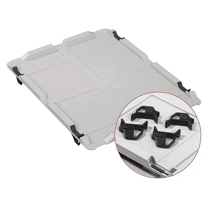 Proregal Euroboxen-Set 4x Eurobox NextGen Grip mit Auflagedeckel inkl. 4 schwarzen Verschlüssen - Kunststoff, Grau, 4 Stk. - Graue Gepäckraumteiler-Bodenplatte mit schwarzen Befestigungsclips für eine organisierte Aufbewahrung im Fahrzeug.