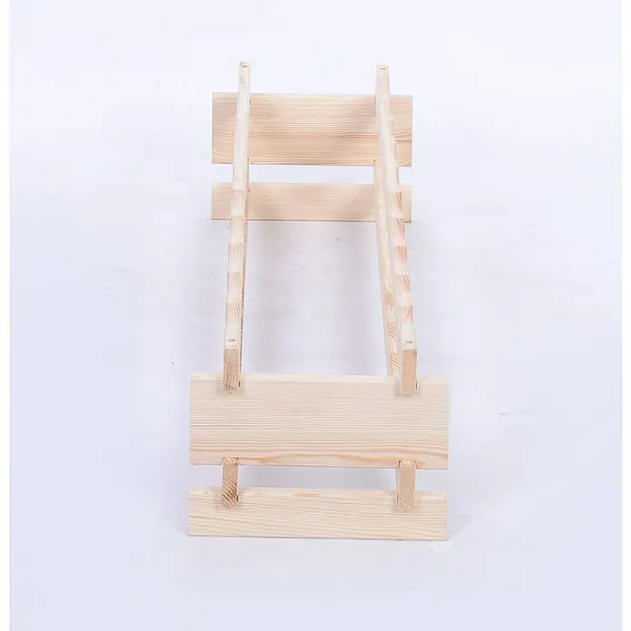Proregal Flaschenregal Weinregal VINOTECA FLEX PRO für 20 Flaschen - L x B x H: 28 x 103 x 23 cm, Holz, Anzahl Böden: 2 Stk. - Nahaufnahme eines hellen Holzregals mit drei Ablagen auf einem sauberen, weißen Hintergrund.