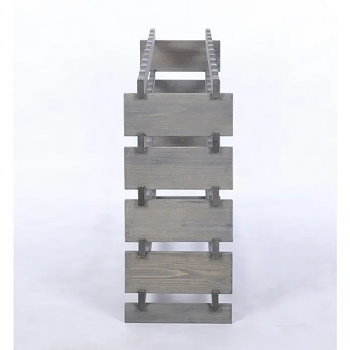 Proregal Flaschenregal Weinregal VINOTECA FLEX PRO für 50 Flaschen - L x B x H: 28 x 103 x 65 cm, Holz - Detailaufnahme eines grauen Holzregals, das durch seine schlichte und moderne Bauweise besticht. Ideal für minimalistische Einrichtungen.